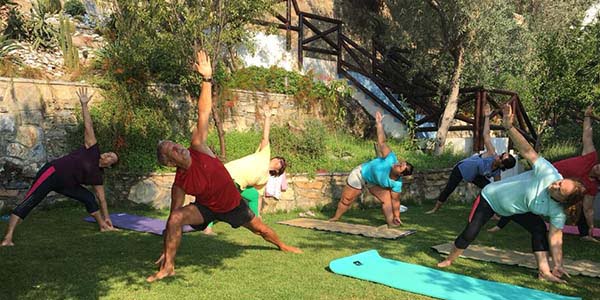 Grup yoga çalışması